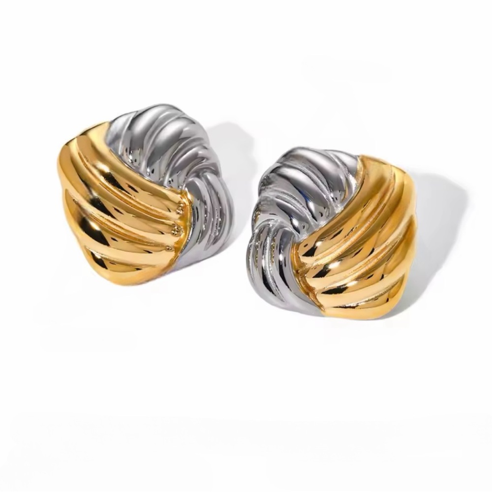 NEW💎Two Tone Square Earrings*Mixed Metal Bicolor Earrings*Chunky Stud Earrings - Picture 2 of 4
